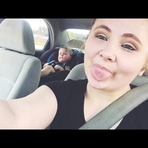 Meet your Posher, Nicole